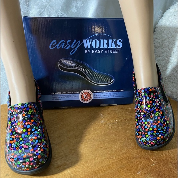 EASY WORKS SLIP RESISTANT SLIP ON WORK SHOES - Picture 7 of 8